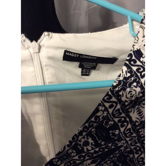 Maggy London Black White Wood Block Print Sleeveless V Neck Dress Size 8 - Picture 4 of 6